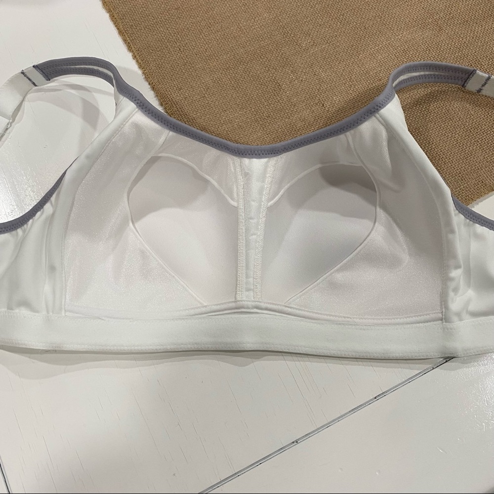 Wacoal Sport Wire Free Bra White Grey 32DDD Gym Athletic 852302 Supportive - Picture 6 of 8